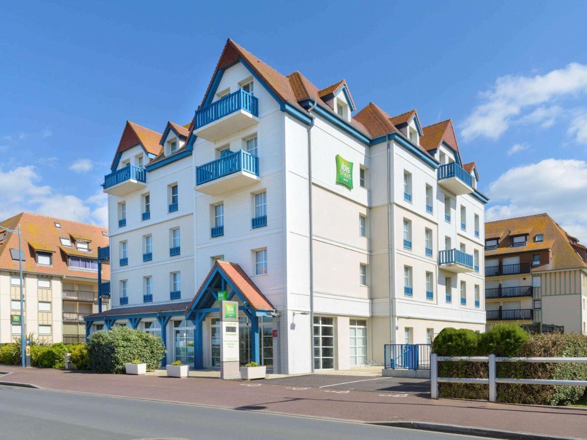 Ibis Styles Deauville Villers Plage Buitenkant foto